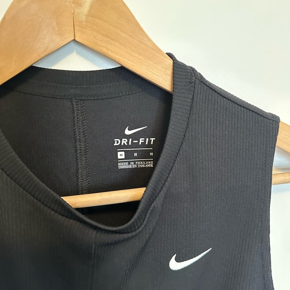 Nike Women’s Black Dri-FIT Twist-Front Sleeveless Top - Picture 4 of 8